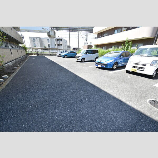 T・リューレント 駐車場(空き状況はご確認ください)