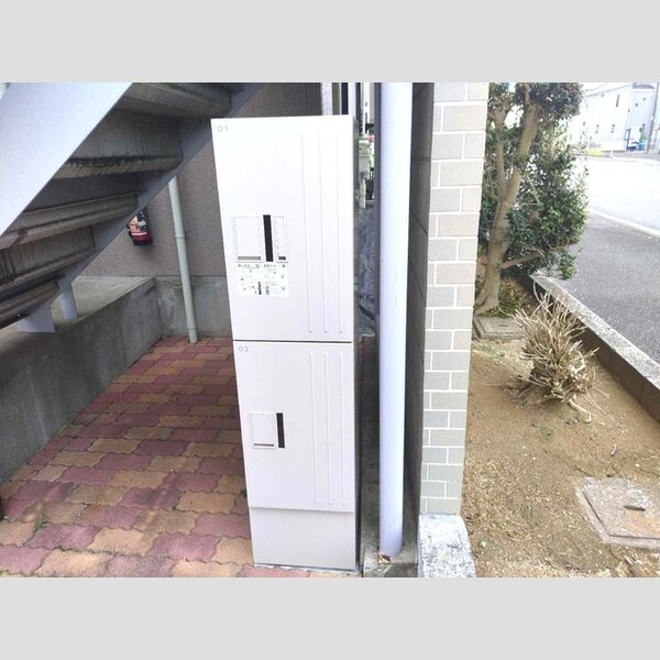 インペリアルハイツ　Ⅲ102号室 宅配ボックス