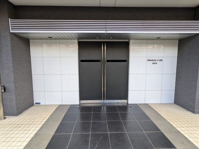 PREMIUM CUBE 三田804号室 エントランス