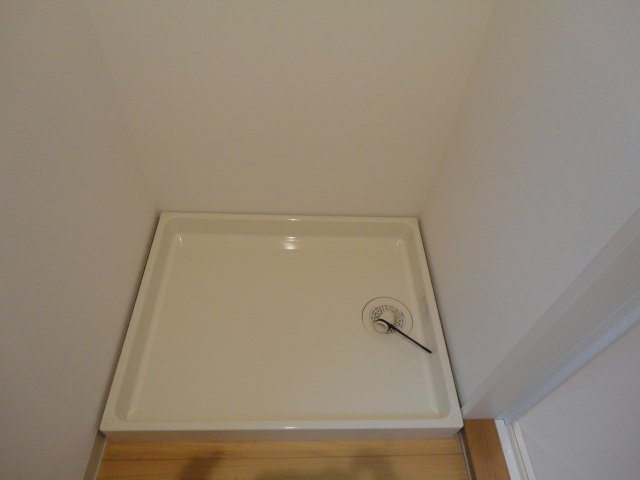 グランウッド205号室 洗濯パン