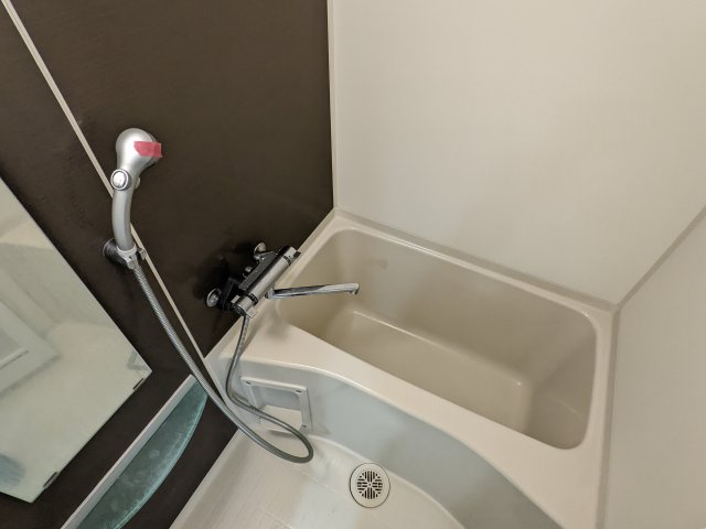 プレミアムキューブ横浜801号室 お風呂