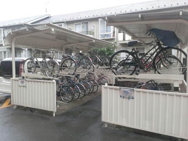 クリオ西川口伍番館5階 駐輪場