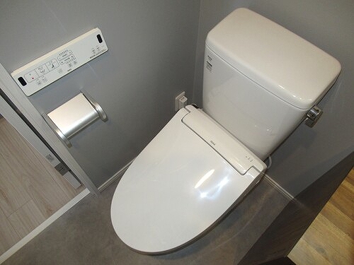 ライオンズマンション鎌倉由比ガ浜4階 トイレ　※2025年09月の写真