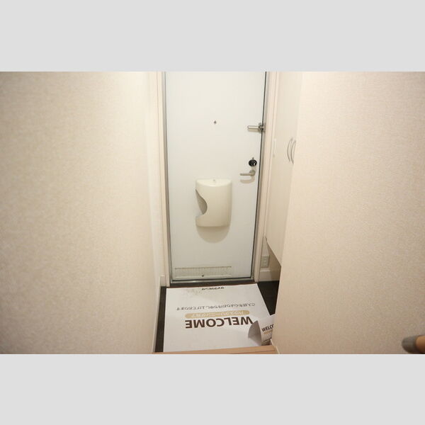 ルピナス　弐番館 玄関