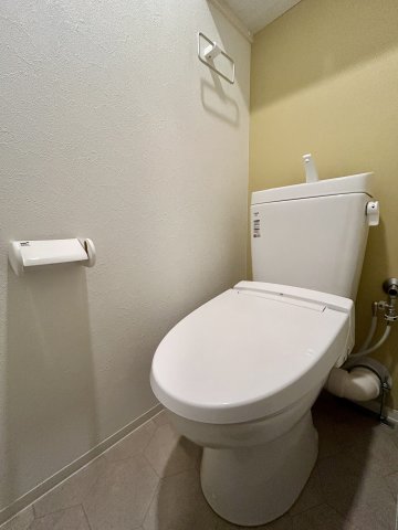 エルファーロ中野富士見町0304号室 トイレ