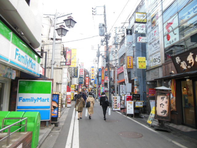 ガラ・シティ高田馬場 【コンビニエンスストア】「ファミリーマート」まで401ｍ