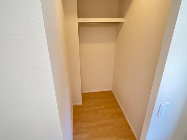 サウザンドリーフ101号室 ウォークインクローゼット