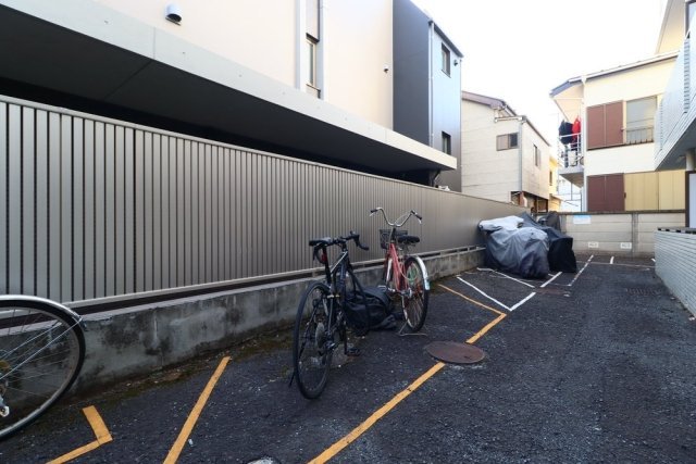 エクセレントハイム下高井戸1階 駐輪場