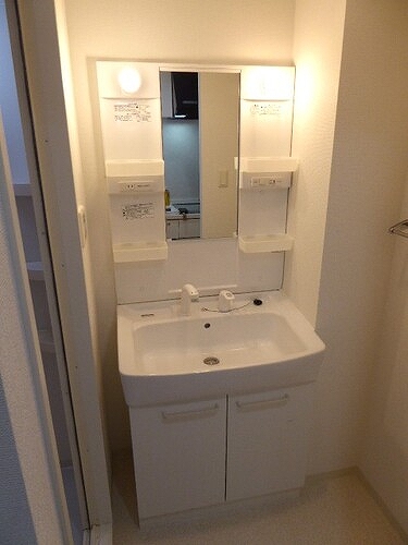 フェリース横濱7階 洗面所　※2024年12月撮影