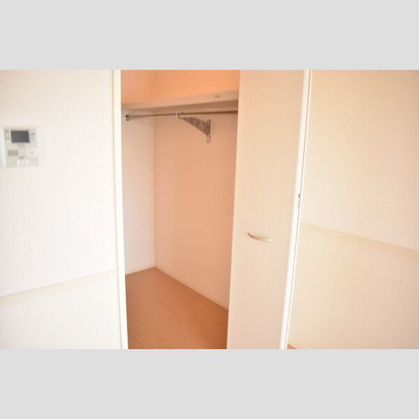 ペルルバント301号室 ウォークインクローゼット