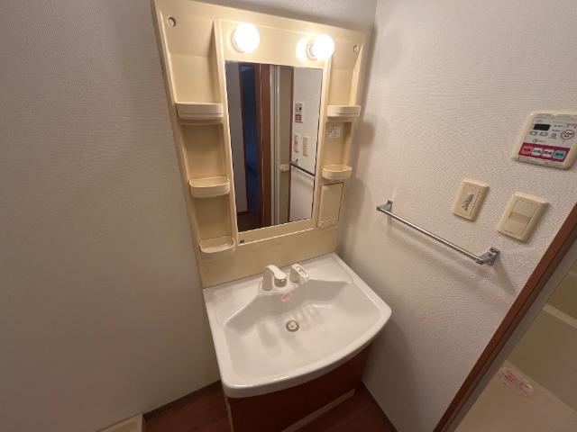 サンコート越谷105号室 洗髪洗面化粧台