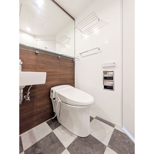 ヴィクトリアン・パレス横浜0202号室 内観