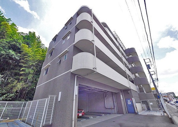 ファーストクラス荏田203号室 外観