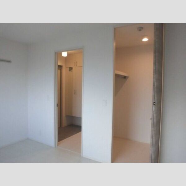 グランドパレス305号室 ウォークインクローゼット