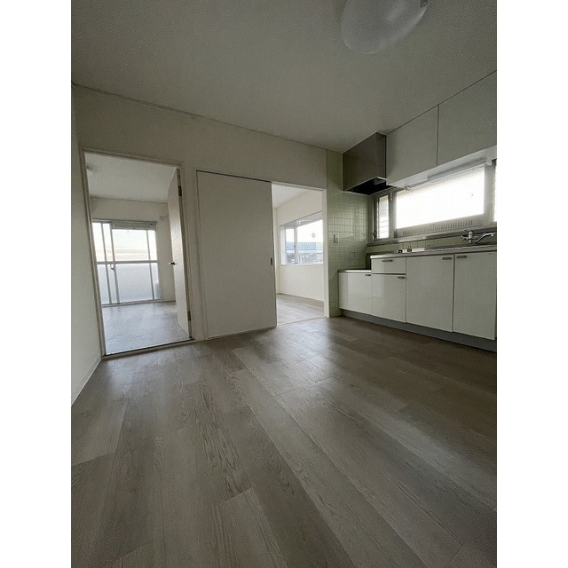 岩崎ビル301号室 リビング