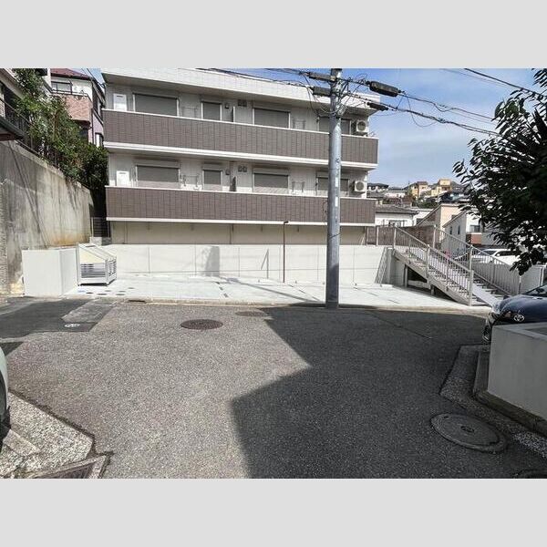 モンターニュロンド 駐車場