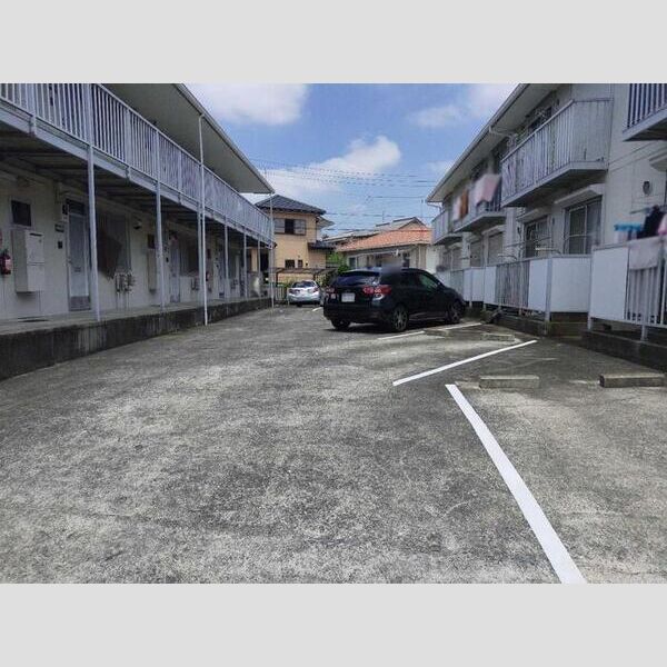 ネオシティ中島　B 駐車場