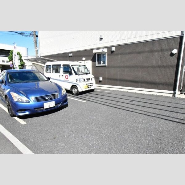 シャルマンハイム 駐車場