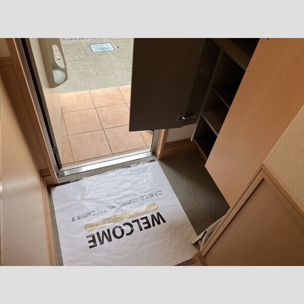 ウィット請西東C 玄関