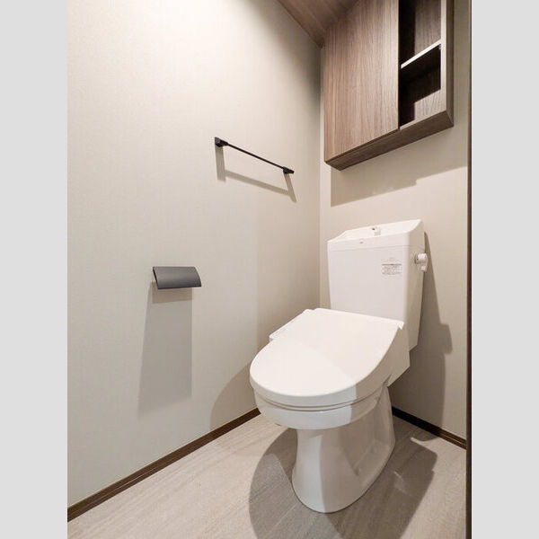 ノーブルパレス芝中田102号室 トイレ