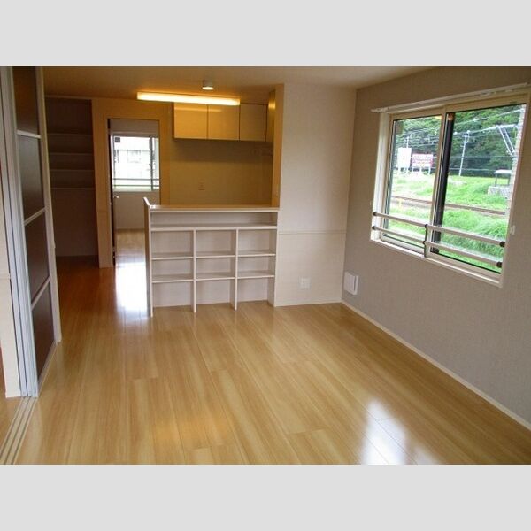 リバーサイド・レジデンス201号室 リビング