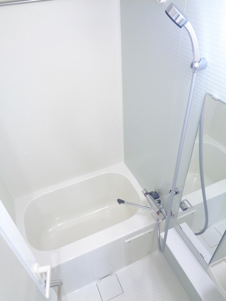 ＧＥＮＯＶＩＡ西川口106号室 お風呂