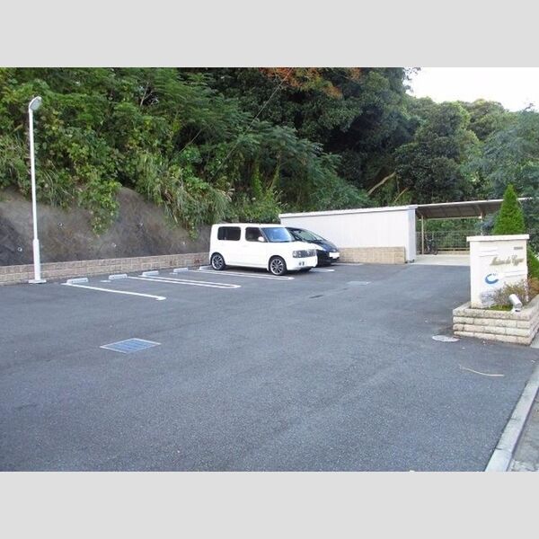 メゾン・デュ・シーニュ 駐車場