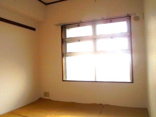 テレパレス船橋三咲Ａ棟2階 和室別角度　※同タイプ別部屋2025.12撮影