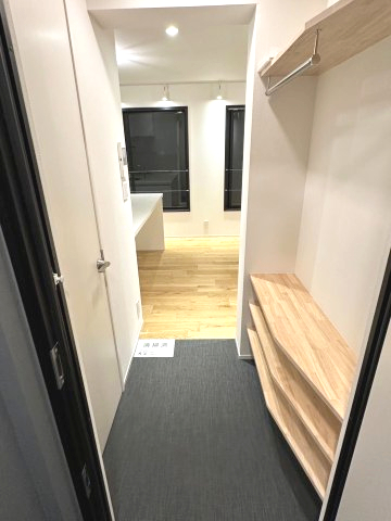 trias220402号室 広々とした玄関収納