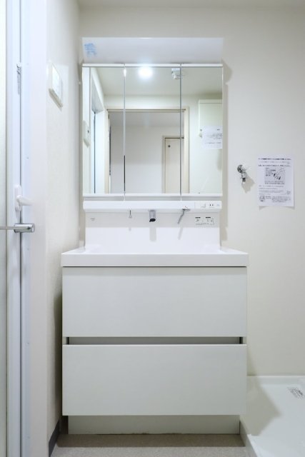 ＡＬＩＶＩＯ西落合1階 洗面