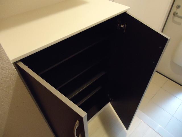 エルフォーラ 下駄箱