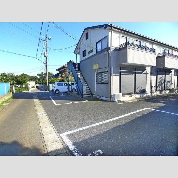 サマックス　アルテール 駐車場