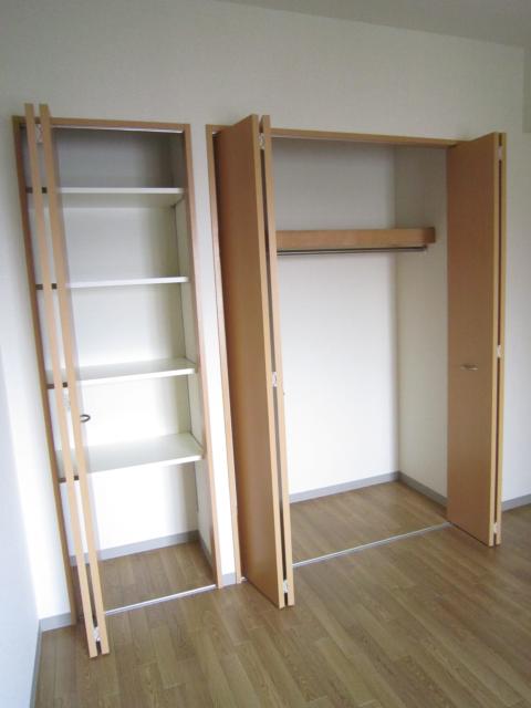 ヴィオレ湘南0302号室 収納