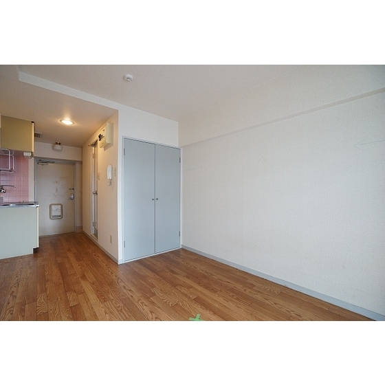 エレガンス綾瀬５ 洋室