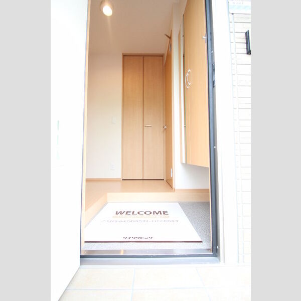 グランポルテ美園　A101号室 玄関