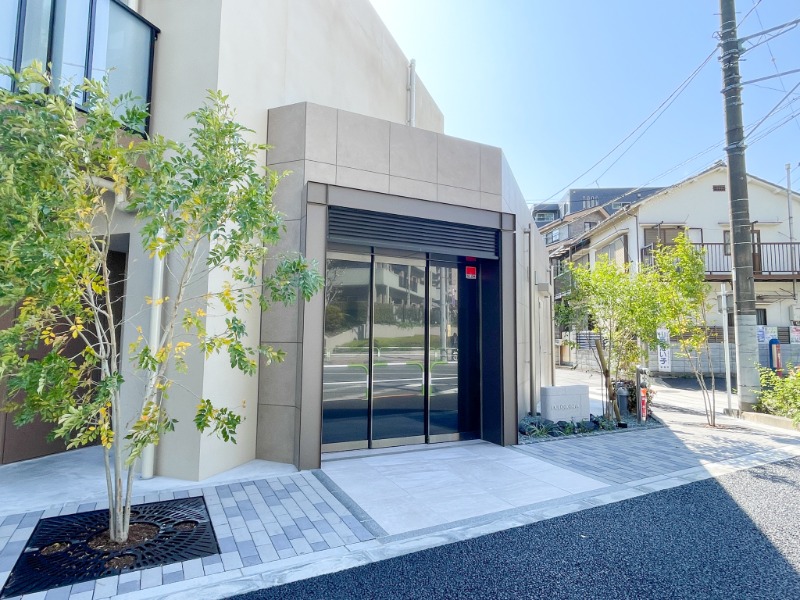 ドゥーエ王子神谷4階 エントランス