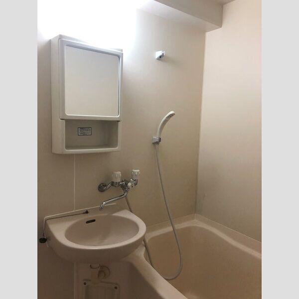 カスタリア野毛山0403号室 お風呂