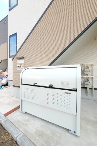 シャンペル三園1階 外観