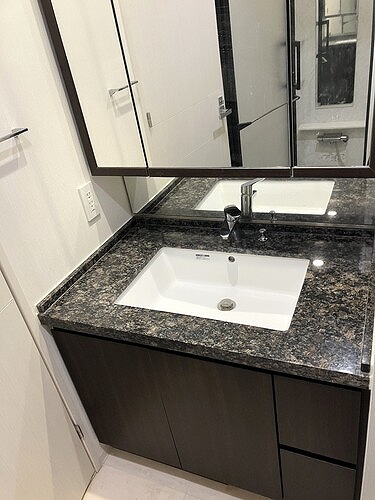 ジオ四谷坂町 洗面台