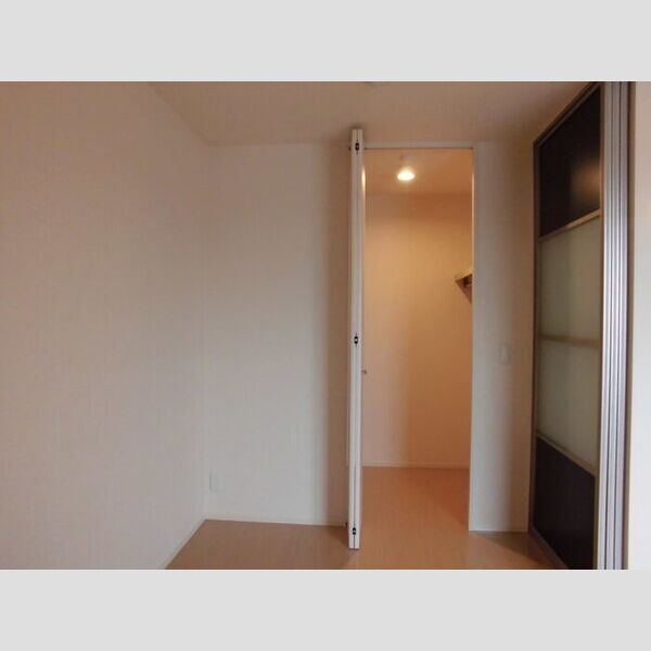 ディアコート鹿放ヶ丘306号室 洋室