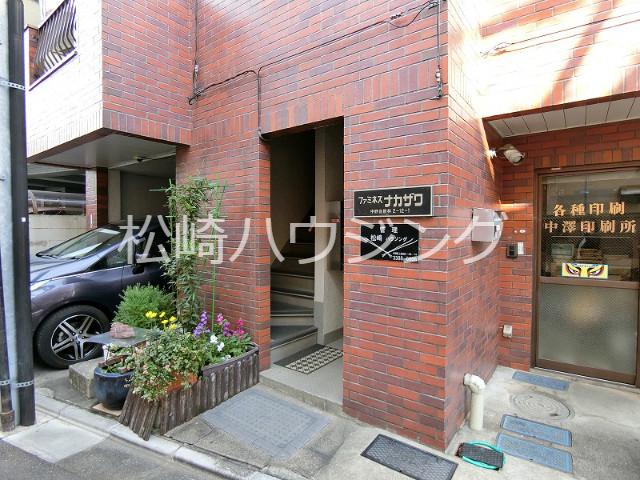 ファミネス中沢3階 エントランス