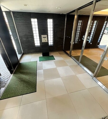 ウェリス川越六軒町 エントランス　※2024年12月の写真