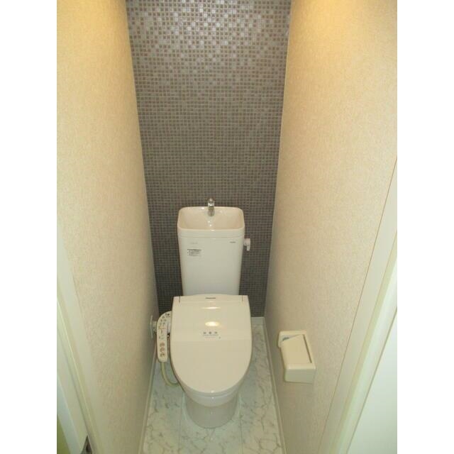 ボンブラン白楽1階 トイレ