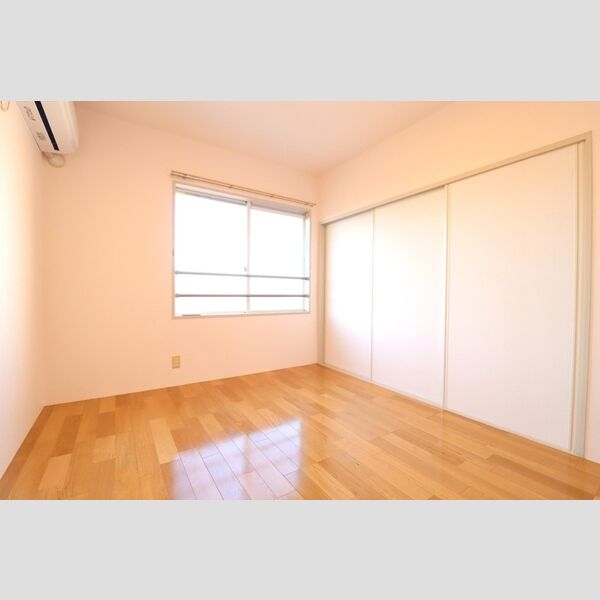 ハイツ定栄　D202号室 北側洋室5.9帖