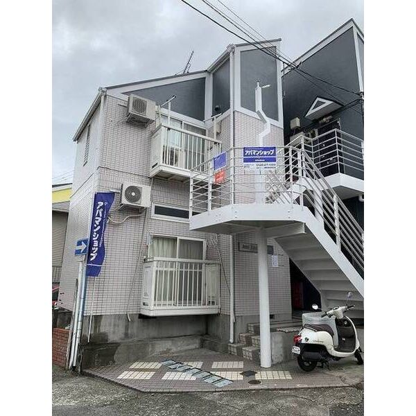 ジュネパレス伊勢原第010203号室 外観