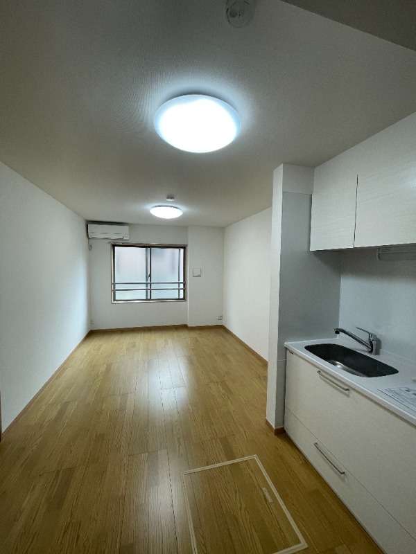 ティーリミテッド1階 内観