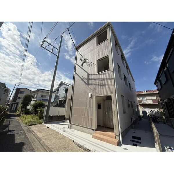 B-Flat　　302号室 外観