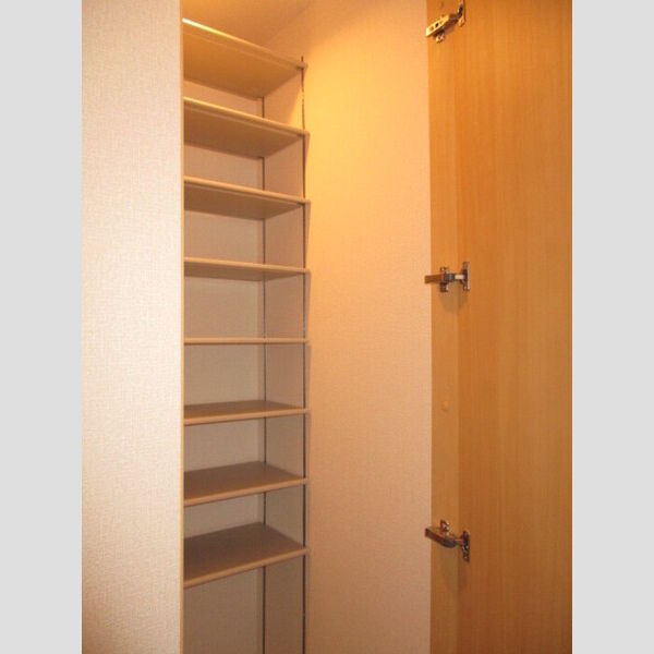 ポム・アール106号室 シューズクローク