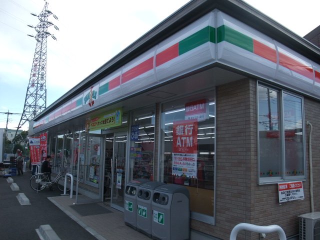 ヴィアーレ・ミーテ202号室 サンクスまで5ｍ