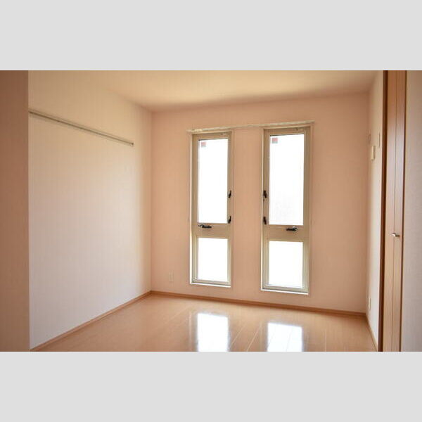 メゾンエスポワール　Ⅴ201号室 リビング